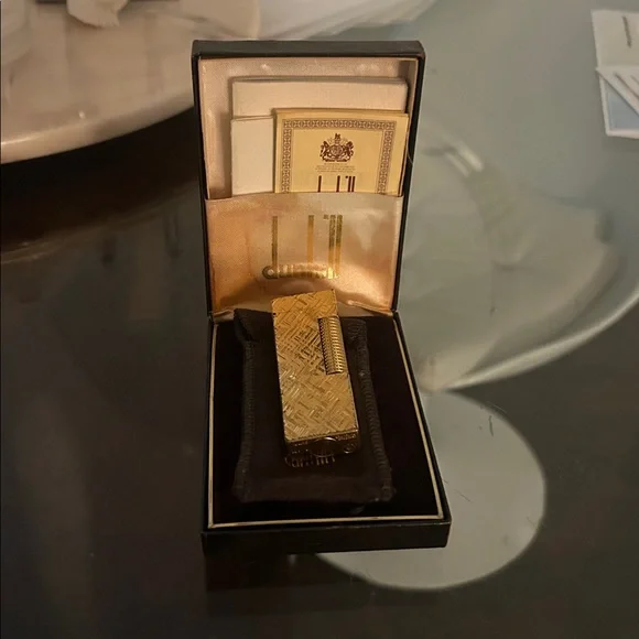 Dunhill Lighter, Black and Gold Box - Picture 2 of 4